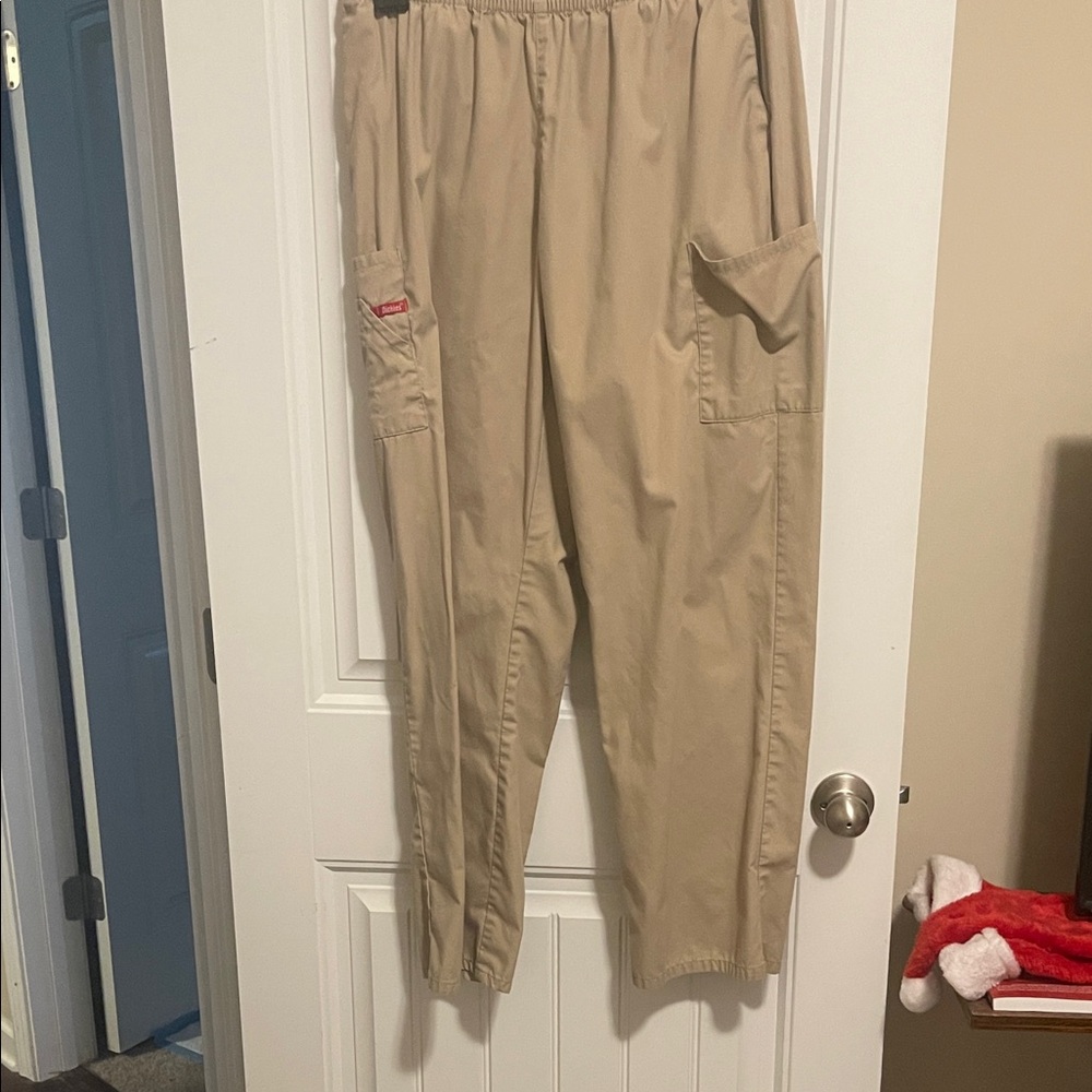 Dickies Women's Tan Cargo Scrub Pants size xl‎